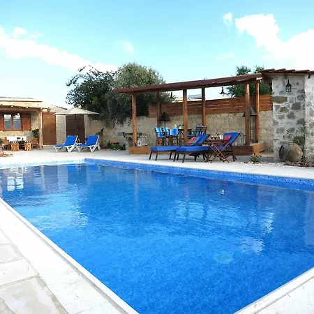 別荘 Simona Stone House Polis