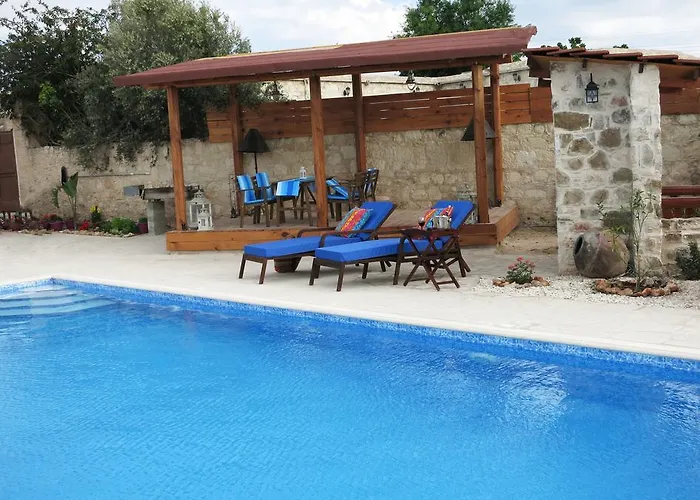 Simona Stone House * Polis