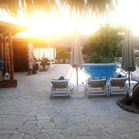 Simona Stone House Holiday home *