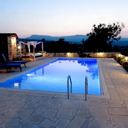 Simona Stone House * Polis