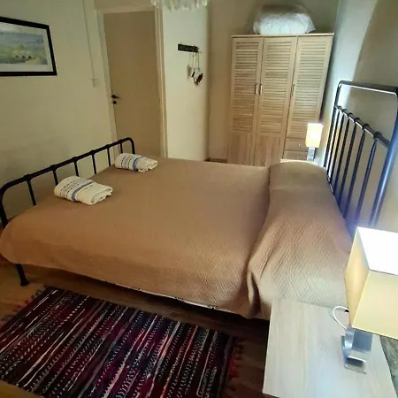 Simona Stone House Hébergement de vacances *