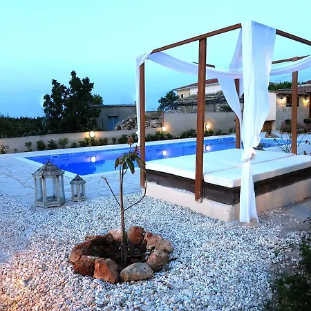 Holiday home Simona Stone House *
