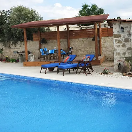 Simona Stone House * Polis