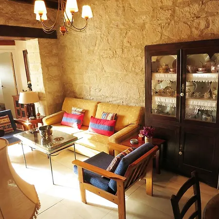Ferienhaus Simona Stone House *