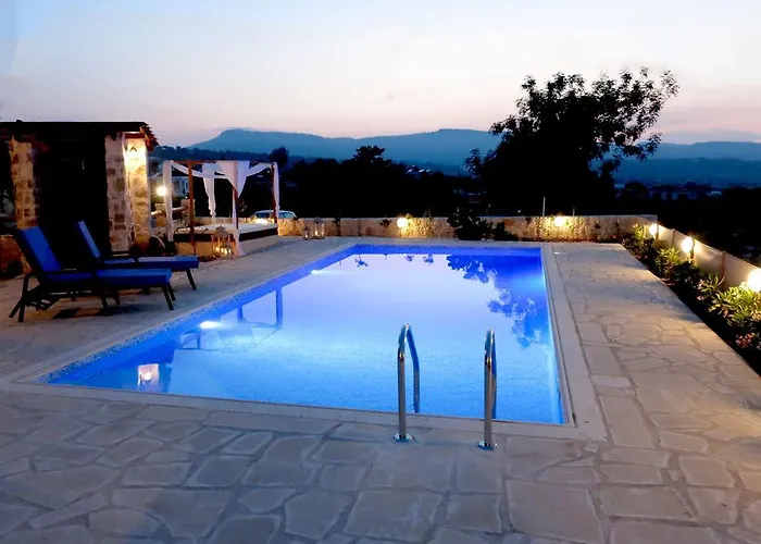 Simona Stone House * Polis